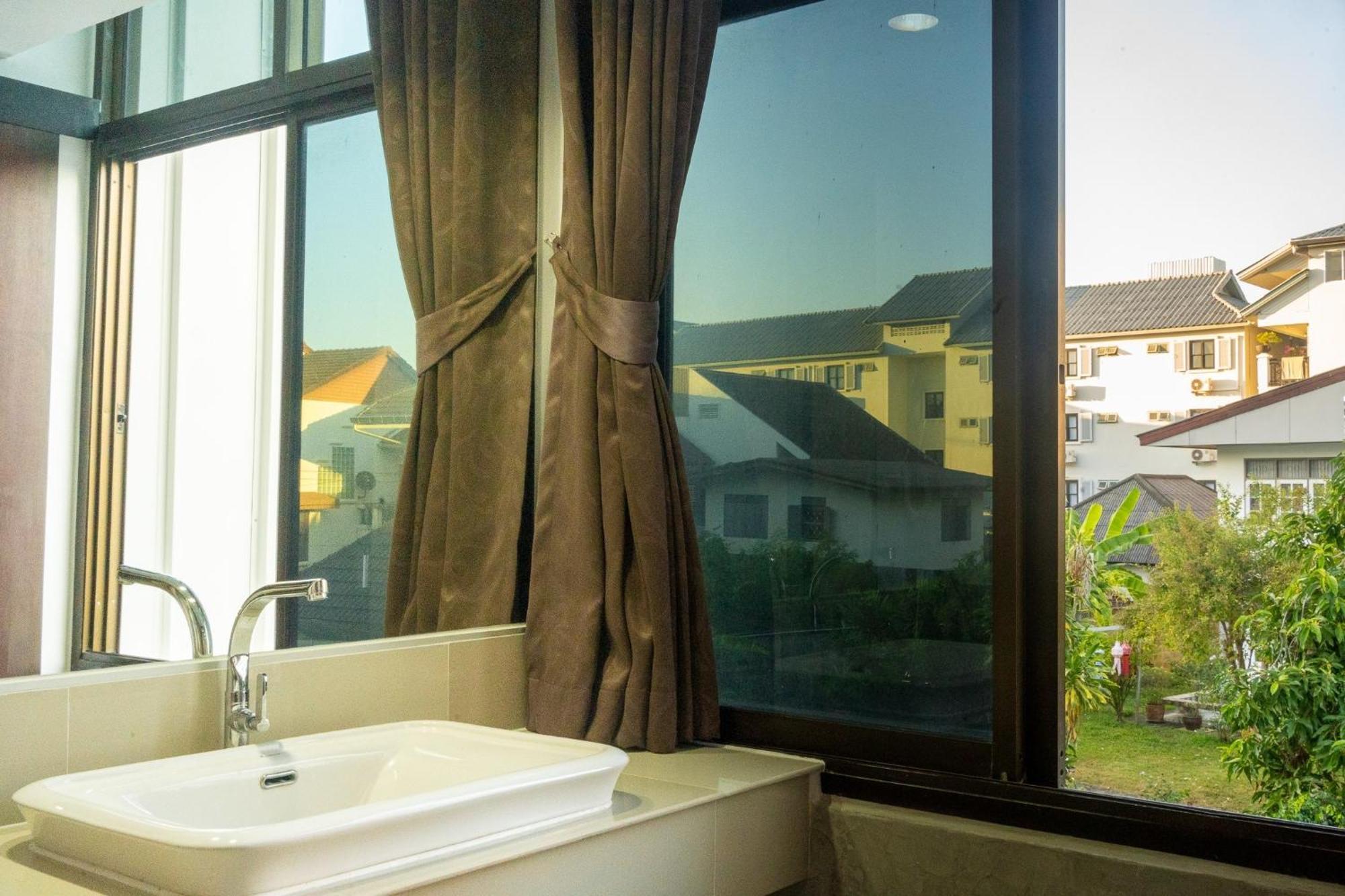 Singharaj Boutique Hotel Chiang Mai Buitenkant foto